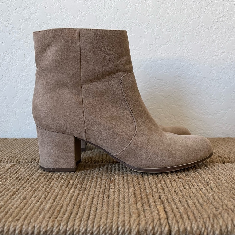Unisa Beige Ankle Boots. Block Heel. 8.5US